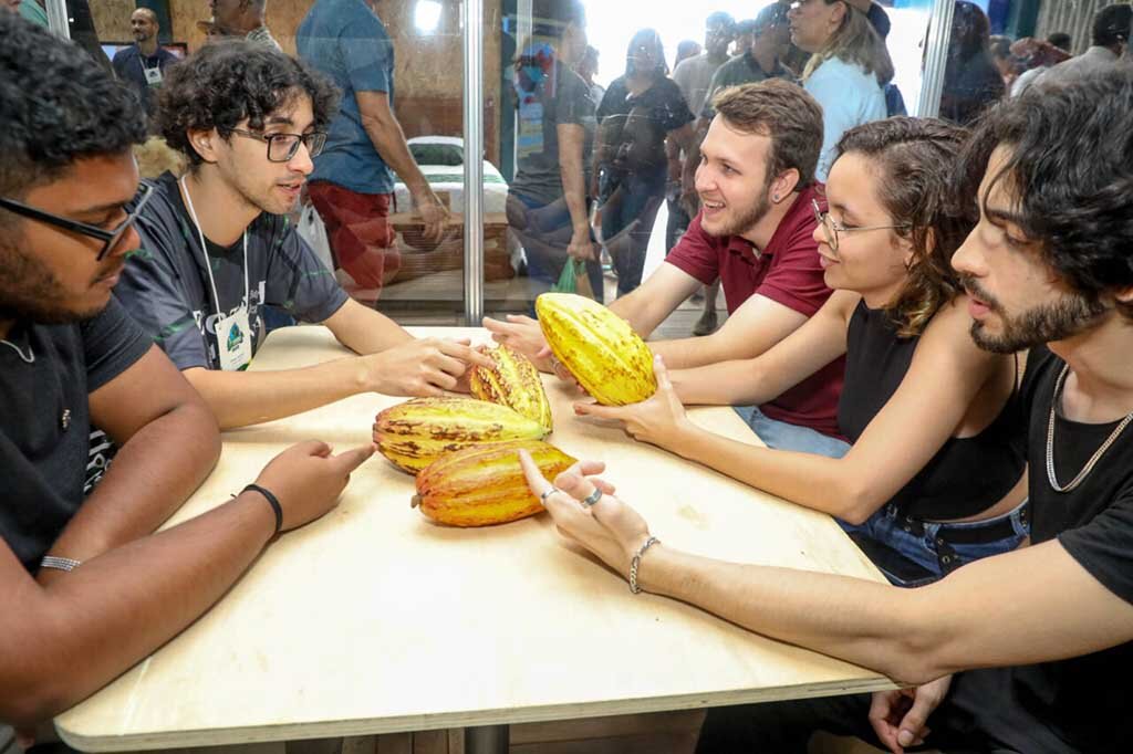 Acadêmicos vencem Hackathon com ideia inovadora destinada à analisar as amêndoas do cacau com Inteligência Artificial - Gente de Opinião