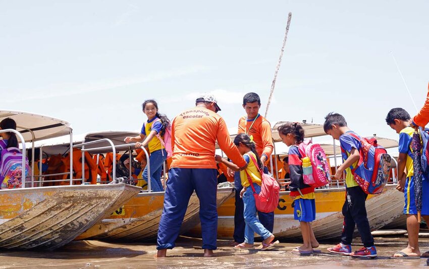 Governo de RO mantém 63 rotas fluviais no coração da Amazônia que levam estudantes até escolas