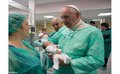 Papa faz visita surpresa a pacientes de dois hospitais de Roma