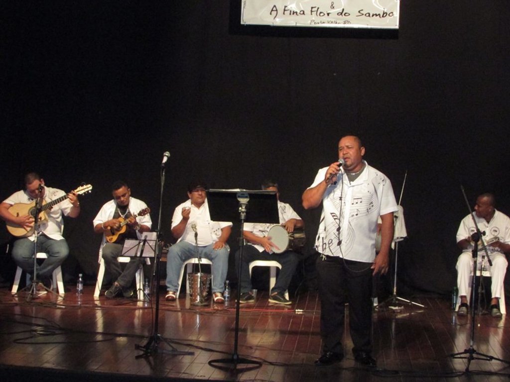 Ernesto Melo e Fina Flor hoje no Mercado Cultural - Por Zekatraca - Gente de Opinião