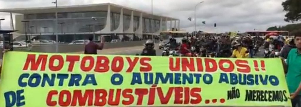 Motoboys pedem “Fora Temer” em frente ao Planalto - Gente de Opinião