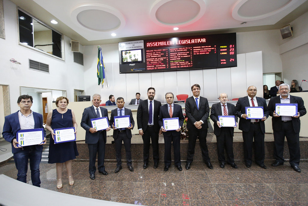 Auditores de controle externo do Tribunal de Contas são homenageados na ALE - Gente de Opinião