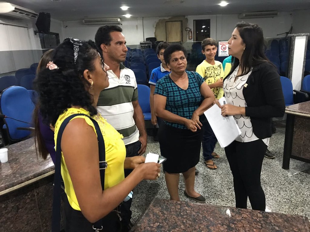 Cristiane Lopes cobra solução para o Transporte Escolar Rural - Gente de Opinião