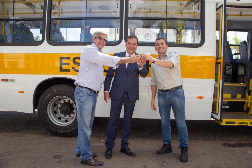 ESBR doa ônibus zero km para prefeitura de PVH - Gente de Opinião