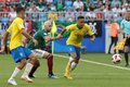 Brasil segura o ataque mexicano e vence por 2 a 0