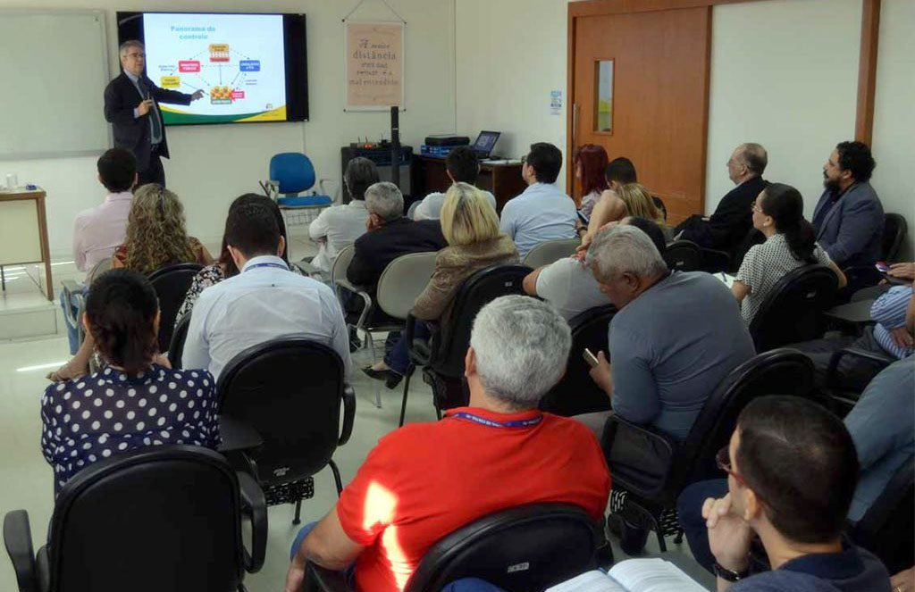 O curso ministrado no TCE-RO pelo conselheiro do TCE-MT, Luiz Henrique Lima, contou com servidores da SGCE, do MPC e dos gabinetes - Gente de Opinião