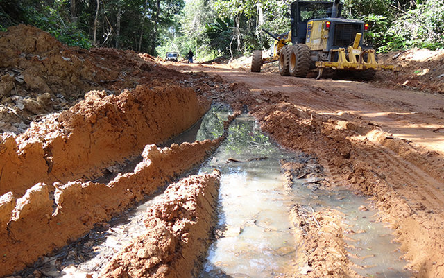 Prefeitura de Porto Velho trabalha na recuperação de estradas em localidades rurais - Gente de Opinião