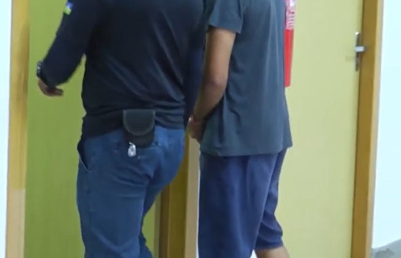 Médico é preso, suspeito de aplicar injeção abortiva na namorada