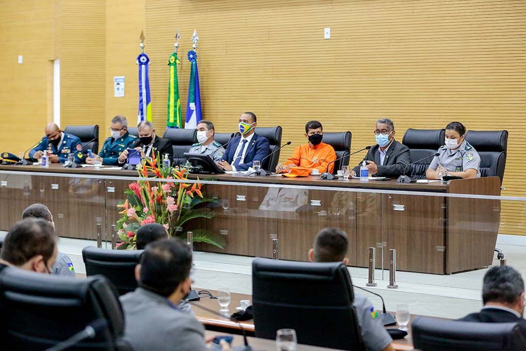 Assembleia Legislativa homenageia Secretário de Educação e Militares com Medalha de Mérito e Votos de Louvor  - Gente de Opinião