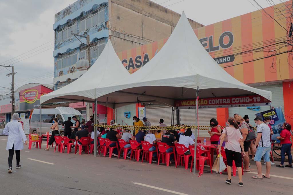 Vacinação contra a covid-19 e gripe foi ofertada durante o Domingão da CDL, na Sete de Setembro - Gente de Opinião