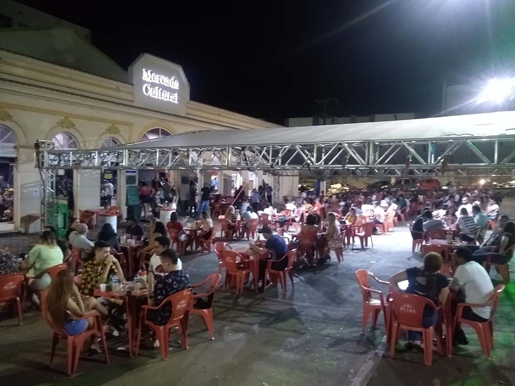 Grupo "Di Pretto" e atração do evento "Samba e Churrasco" no almoço promocional do Mercado Cultural - Gente de Opinião