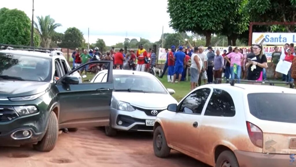 Porto Velho: moradores do Areia Branca fecham estrada em protesto - Gente de Opinião