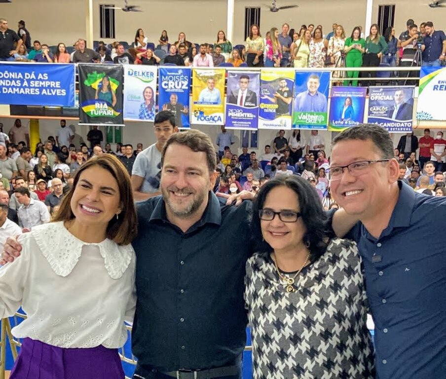 Mariana Carvalho ao lado do presidente regional do Republicanos, Deputado Alex Redano; da ex-ministra Damares Alves e do Governador Marcos Rocha - Gente de Opinião