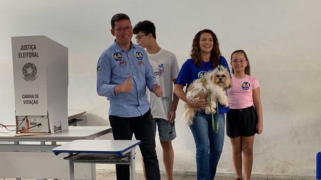 “Quero continuar servindo a sociedade rondoniense”, declarou o coronel Marcos Rocha ao votar no Colégio Tiradentes, em Porto Velho - Gente de Opinião