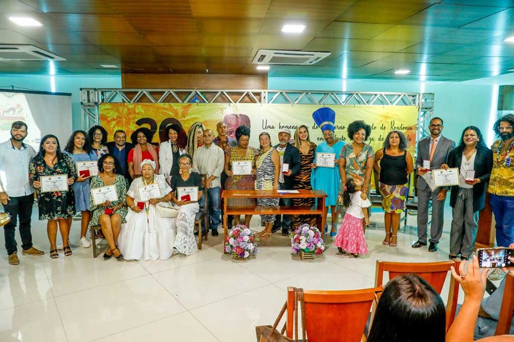 Ao todo 15 personalidades receberam a homenagem pelo trabalho realizado em prol da cultura afro-brasileira - Gente de Opinião