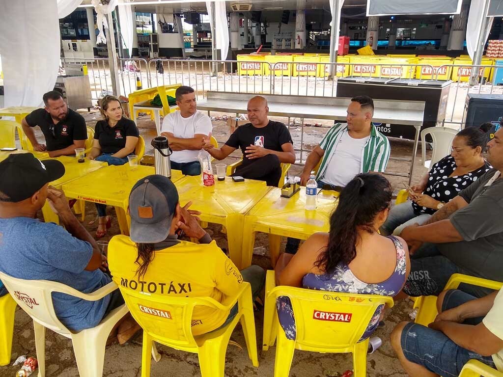 Vendedores Ambulantes vão ter apoio no dia do desfile da Banda da Vai Quem Quer  - Gente de Opinião