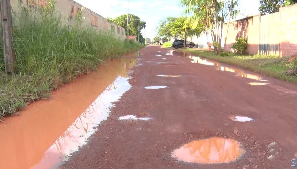 Lama e buracos, drama de algumas ruas do bairro Três Marias em Porto Velho - Gente de Opinião