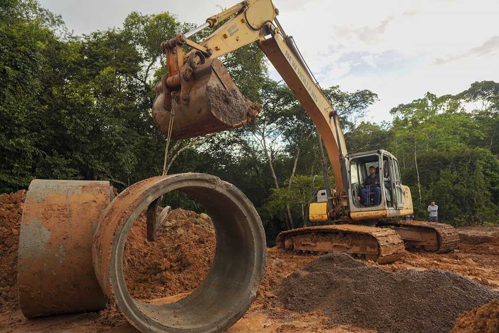 Desvio duplo de igarapé na Estrada do Santo Antônio começa a ser construído - Gente de Opinião