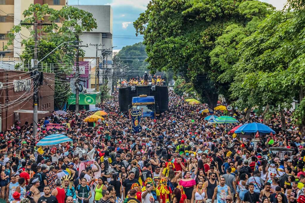 Após dois anos de pandemia, Banda do Vai Quem Quer volta a reunir multidão nas ruas de Porto Velho - Gente de Opinião