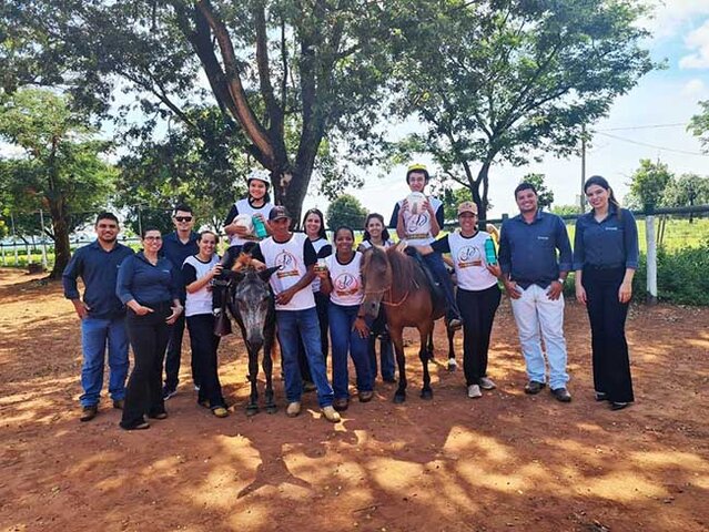 Projeto social de terapia com cavalos tem o apoio do Sicoob Fronteiras em Rio Verde (MS) - Gente de Opinião