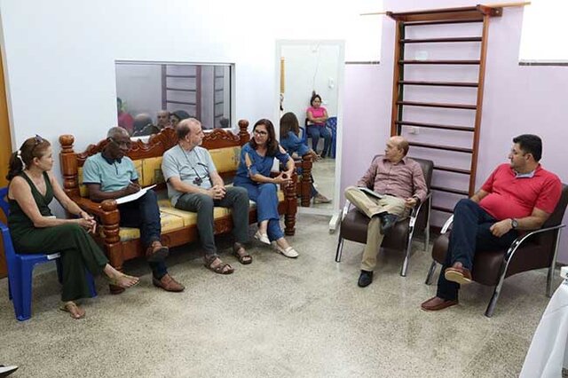 Bispo Norbert Foerster visita a ASSDACO e reforça compromisso com o Hospital do Câncer de Cacoal - Gente de Opinião