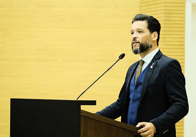 Pai atípico, deputado Delegado Camargo pede atenção da Assembleia para legislação PcD  - Gente de Opinião