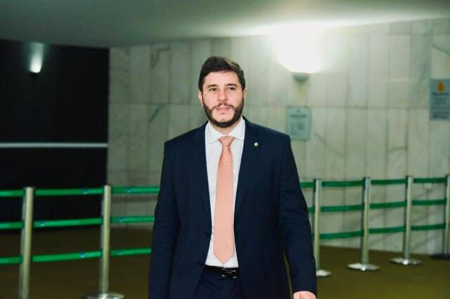 O deputado federal Maurício Carvalho assinou coautoria do PDL em defesa dos CACS, o requerimento de instalação de CPIs referente ao 8 de janeiro e abuso de autoridade do STF - Gente de Opinião