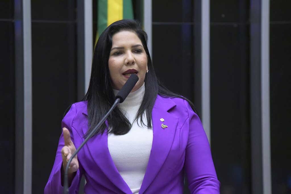 No Dia Internacional da Mulher, Cristiane Lopes anuncia frente parlamentar em favor das mães atípicas - Gente de Opinião