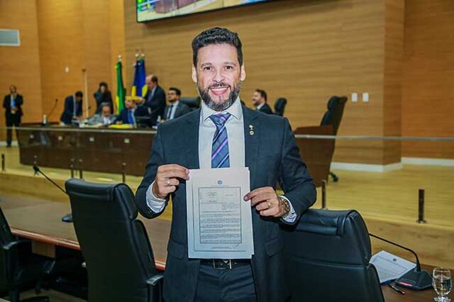 Delegado Camargo tem aprovado projeto que garante atendimento 24 horas na Delegacia da Mulher  - Gente de Opinião