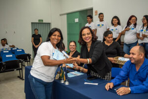 Entrega de  diploma do curso técnico  - Gente de Opinião