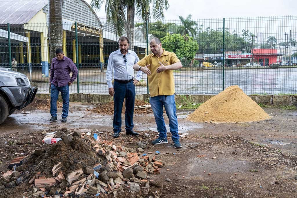 Prefeito Hildon Chaves visita local que abrigará, temporariamente, a rodoviária de Porto Velho - Gente de Opinião