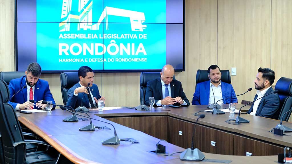 Comissão de Transportes e Obras da Assembleia Lesgilativa recebe diretor-geral do DER  - Gente de Opinião