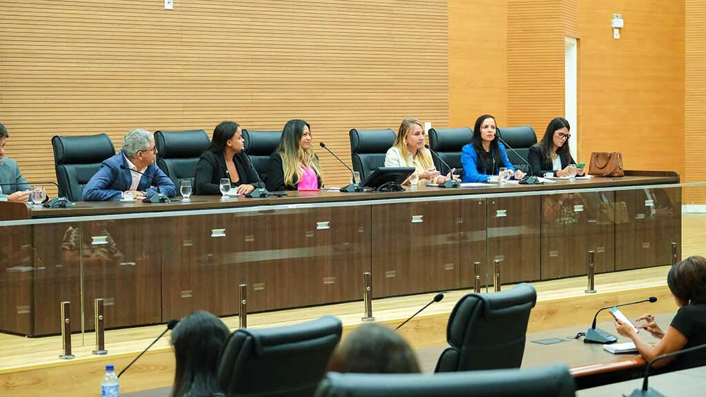 ALE discute violência contra as mulheres e denúncia de assédio na Unir  - Gente de Opinião