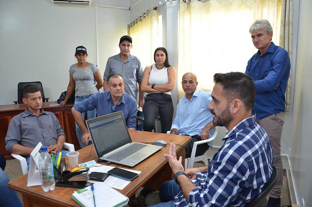 Ismael Crispin pede o retorno do programa "Tchau Poeira" durante agenda do Governo Itinerante em Seringueiras  - Gente de Opinião