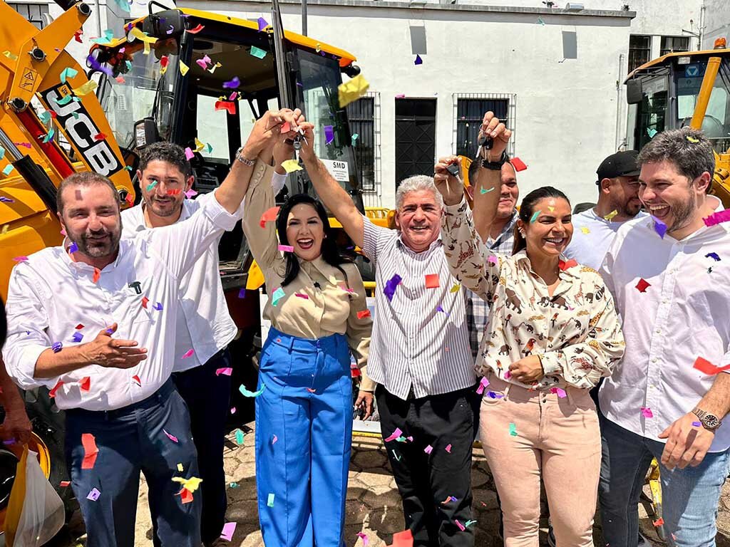 Cristiane Lopes realiza entrega histórica de três milhões em maquinários aos distritos de Porto Velho  - Gente de Opinião