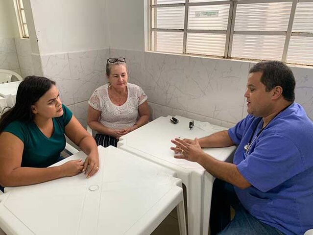 Dra. Taíssa visita instalações do hospital regional de Extrema e cobra novamente a reforma  - Gente de Opinião