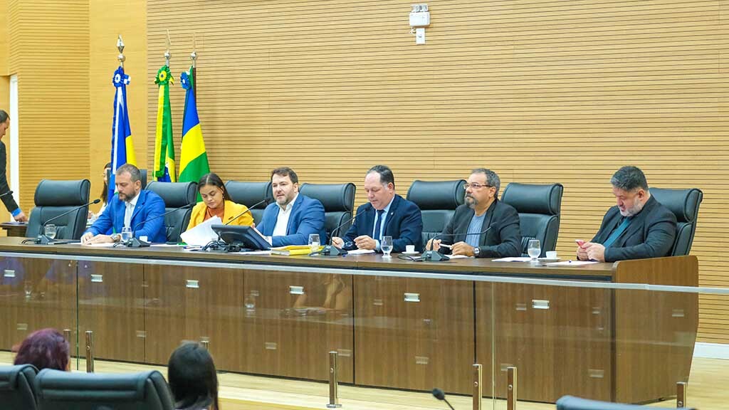 Titular da Sedam faz esclarecimentos a deputados durante CPI das Unidades de Conservação  - Gente de Opinião