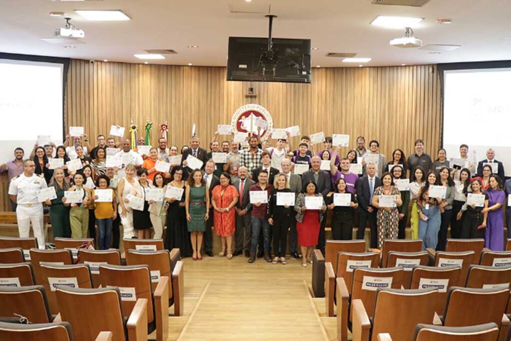 MPT em Rondônia é homenageado pelo MP estadual por participação em Projeto itinerante que atendeu comunidades ribeirinhas  - Gente de Opinião