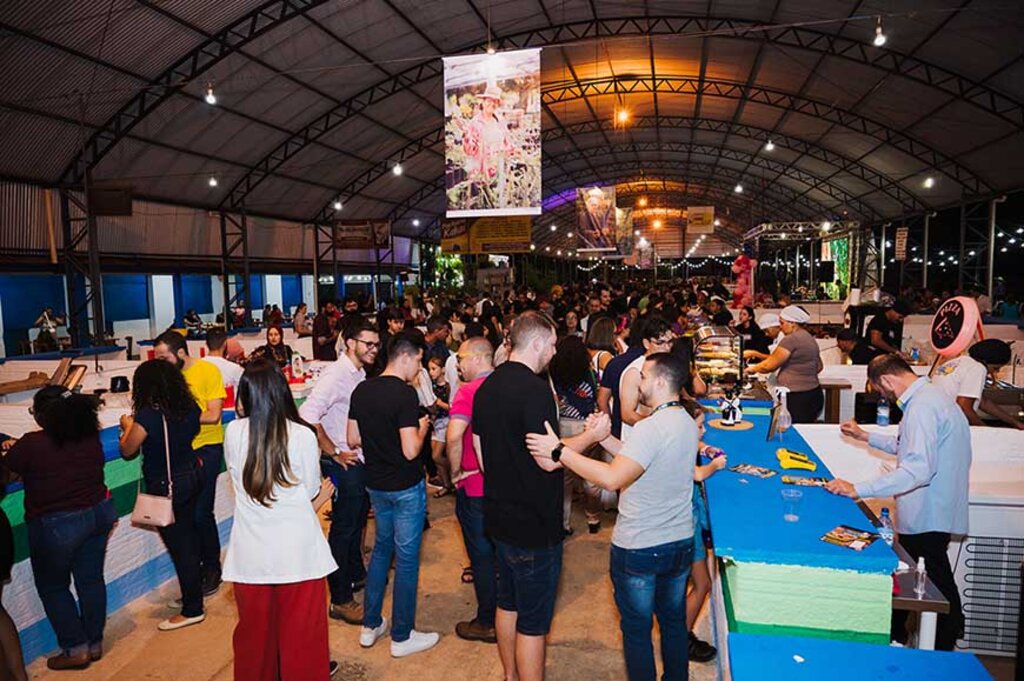 Festa de abertura do 6º Sicoob Sabor reúne mais de 1 mil pessoas na Feira Municipal do Centro em Vilhena (RO)  - Gente de Opinião