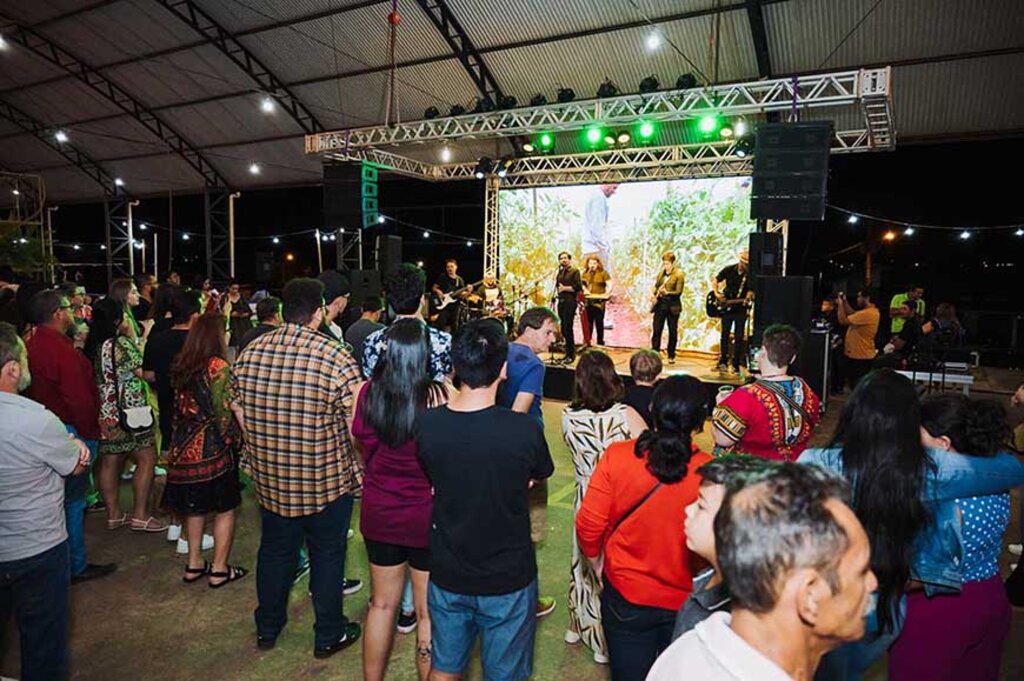 Festa de abertura do 6º Sicoob Sabor reúne mais de 1 mil pessoas na Feira Municipal do Centro em Vilhena (RO)  - Gente de Opinião