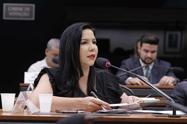 Preocupada com os prejuízos que a Reforma Tributária pode gerar em Rondônia, Deputada Federal Cristiane Lopes apresenta sugestões ao relator da PEC/45 - Gente de Opinião