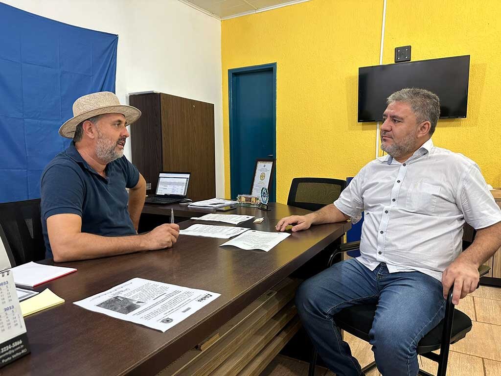 Vereador Everaldo Fogaça visita SEMUSB e leva demanda para limpeza do complexo Esportivo do Santana - Gente de Opinião