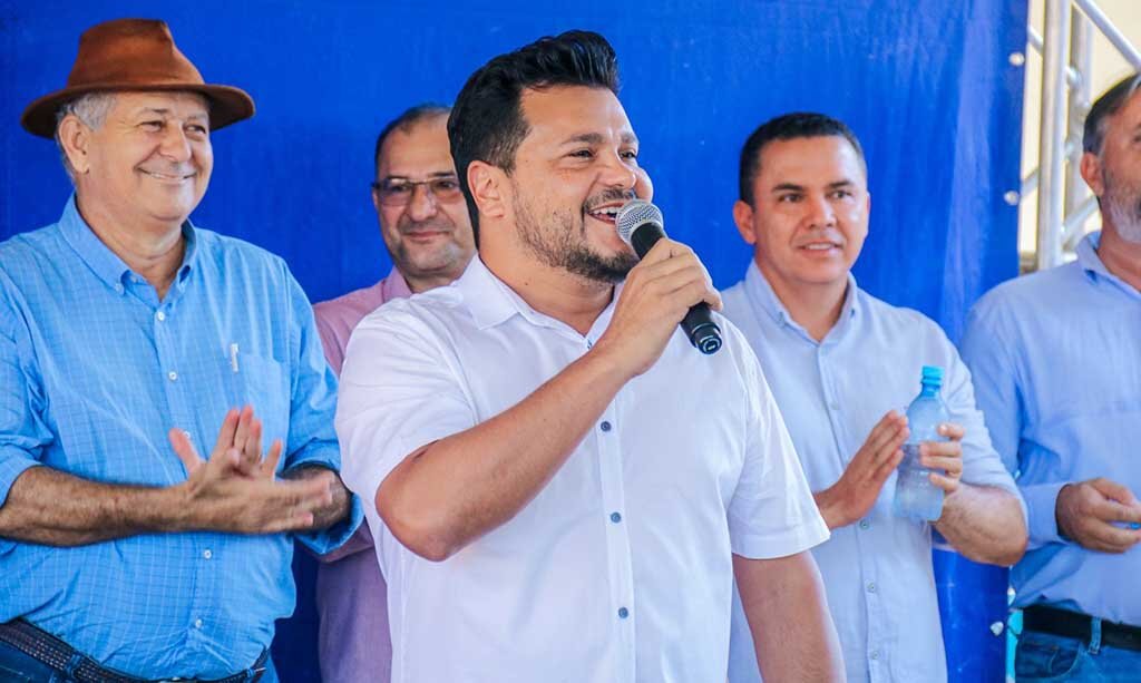 Deputado Marcelo Cruz participa de entrega equipamentos para associações rurais - Gente de Opinião