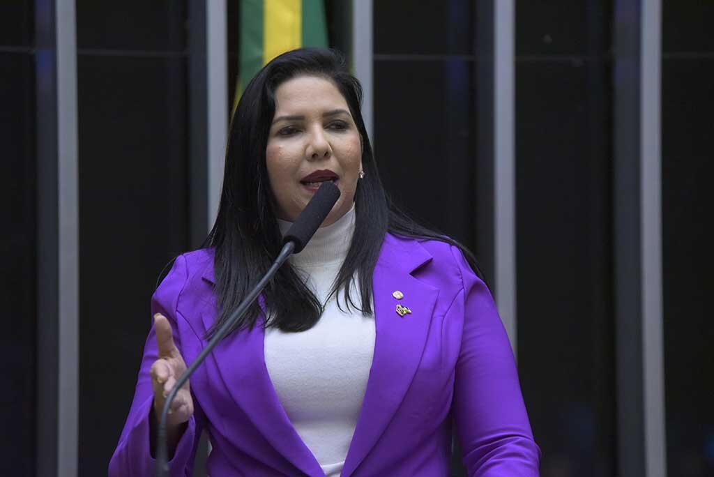 Deputada Cristiane Lopes envia indicação ao poder executivo para manutenção do Programa Nacional de Escolas Cívico-Militares - Gente de Opinião