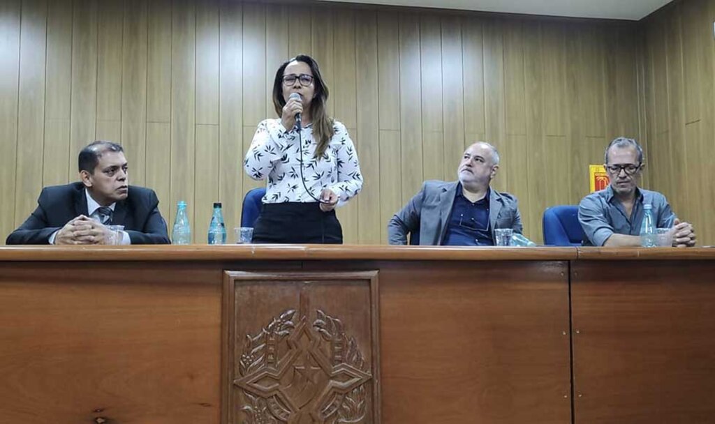 Rosangela Donadon participa de seminário de pesquisadores do “Observatório das Cidades” - Gente de Opinião