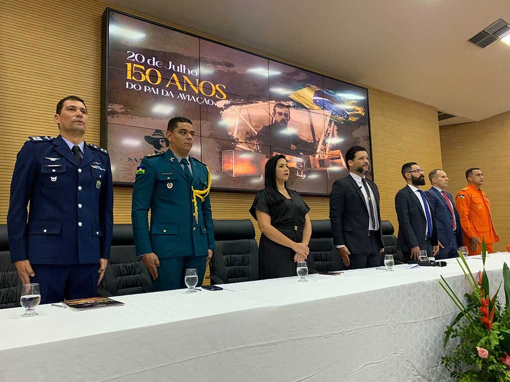 Deputada Federal Cristiane Lopes presta homenagem a Santos Dumont e membros da Base Aérea de Porto Velho - Gente de Opinião