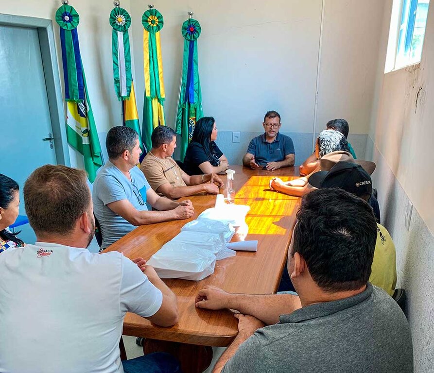 Deputada Cristiane Lopes visita associações rurais na zona rural em Jaru e Governador Jorge Teixeira - Gente de Opinião