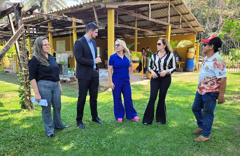 Deputada Ieda Chaves acompanha visita técnica que prevê a implantação da Farmácia Viva em Porto Velho - Gente de Opinião