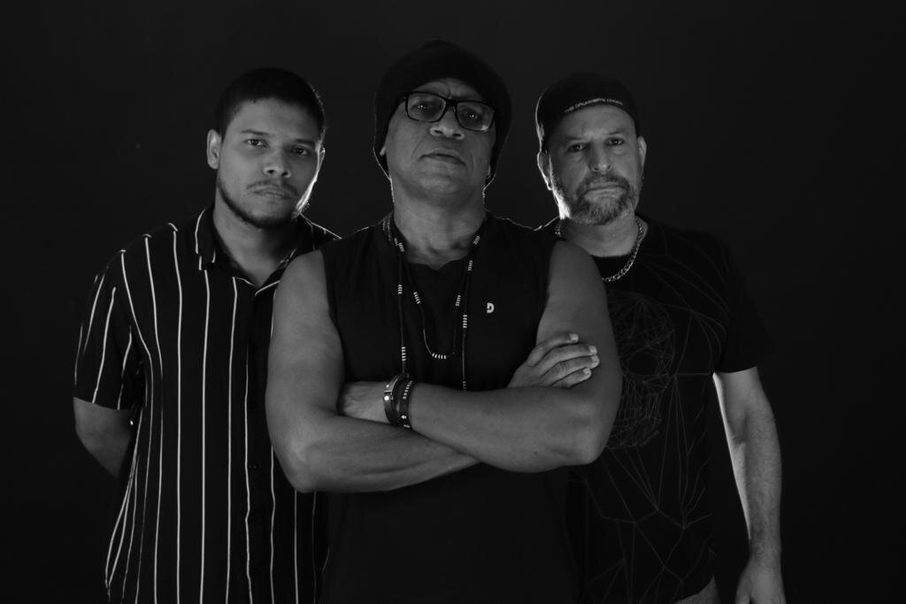 Banda Nitro comemora vinte anos com novo álbum: "Pés no Chão" - Gente de Opinião