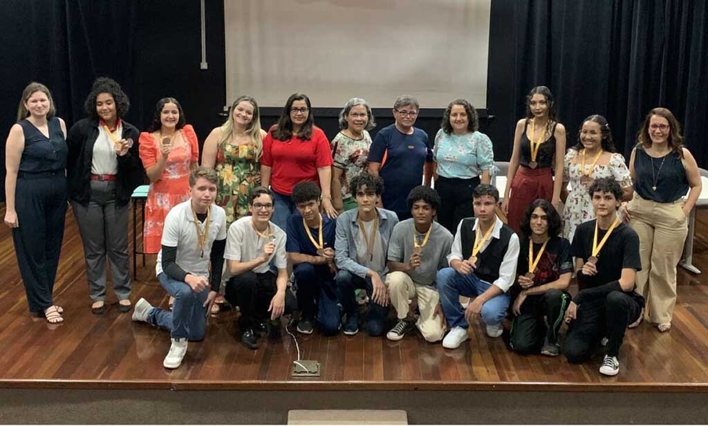 Foram 14 estudantes premiados pertencem às escolas geridas e conveniadas pelo Governo de Rondônia - Gente de Opinião